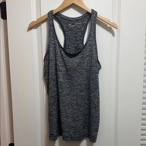 Small Loose Fit Under Armour Athletic Tank